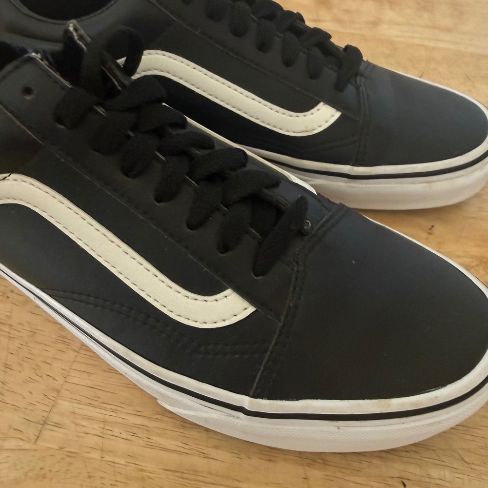 Vans Old Skool Black White Leather Skate Shoes Mens 7 Womens 8.5 Low Top Sneaker